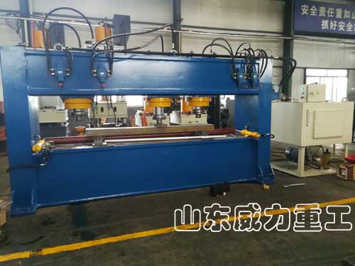 500噸校正用龍門液壓機