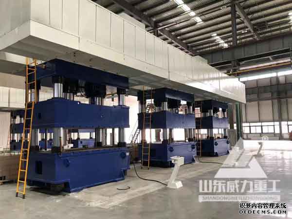 1200噸四柱液壓機客戶安裝現場圖