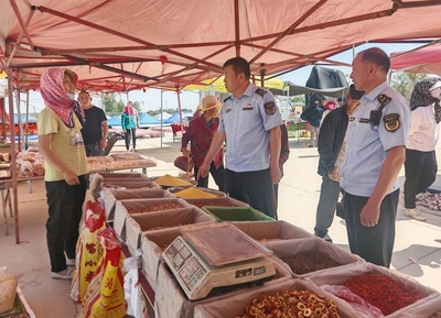 高臺縣新壩鎮市場監管所 規范農村趕集市場，守護群眾“舌尖上的安全”